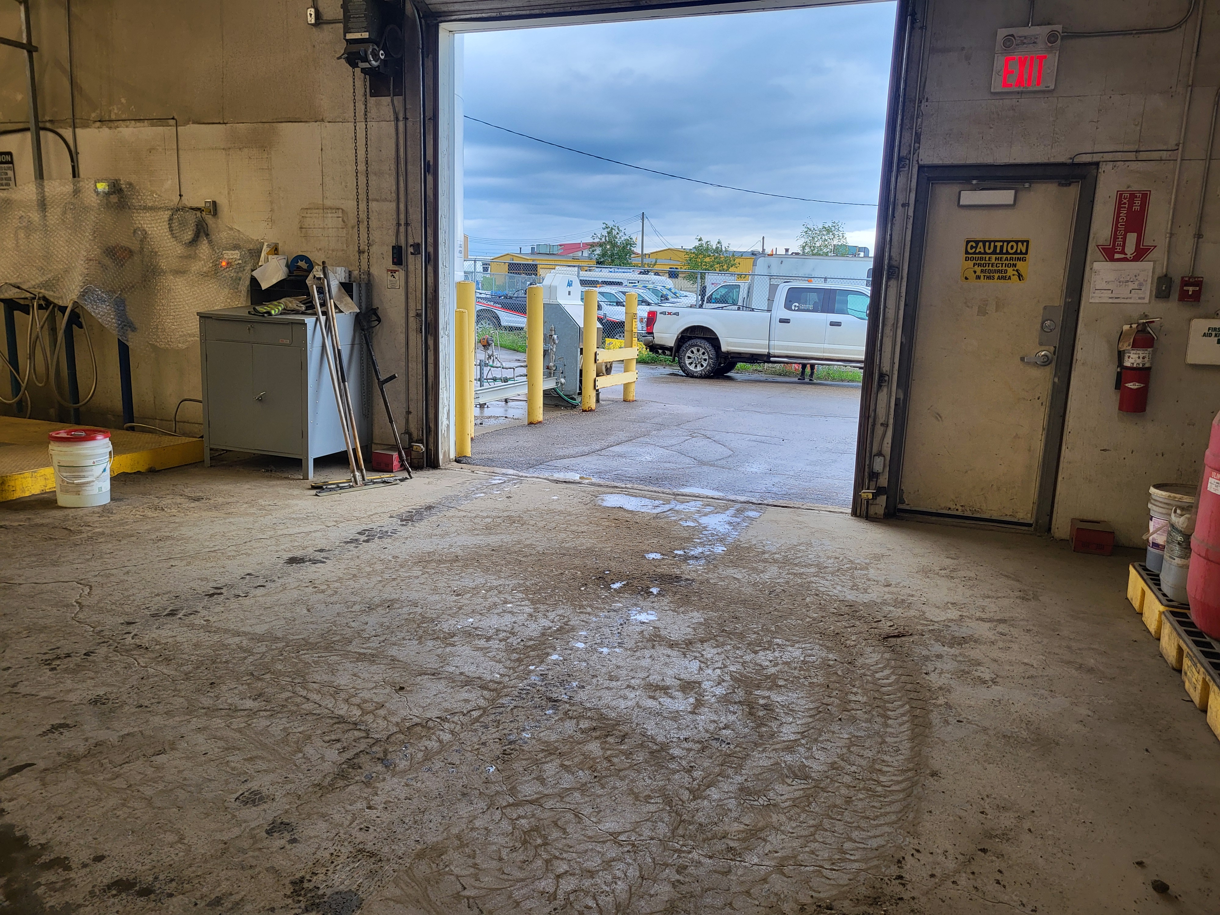 Commercial site maintenance power washing